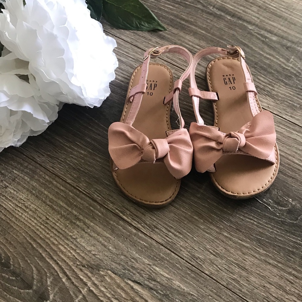 Pink bow Sandler, Baby Gap, size 10